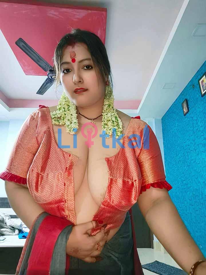 Enjoy Unlimited Fun in Bed with Horny Housewife, full satisfaction